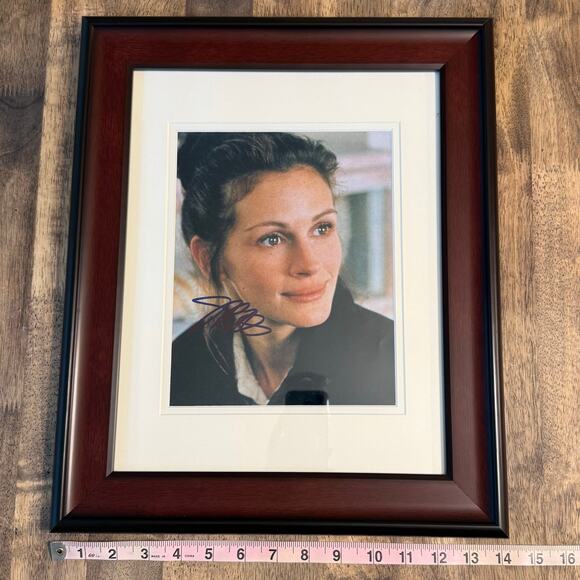 Julia Roberts Actor Autographed Framed Photo 14x17 Pretty Woman Erin Brockovich - Picture 5 of 7